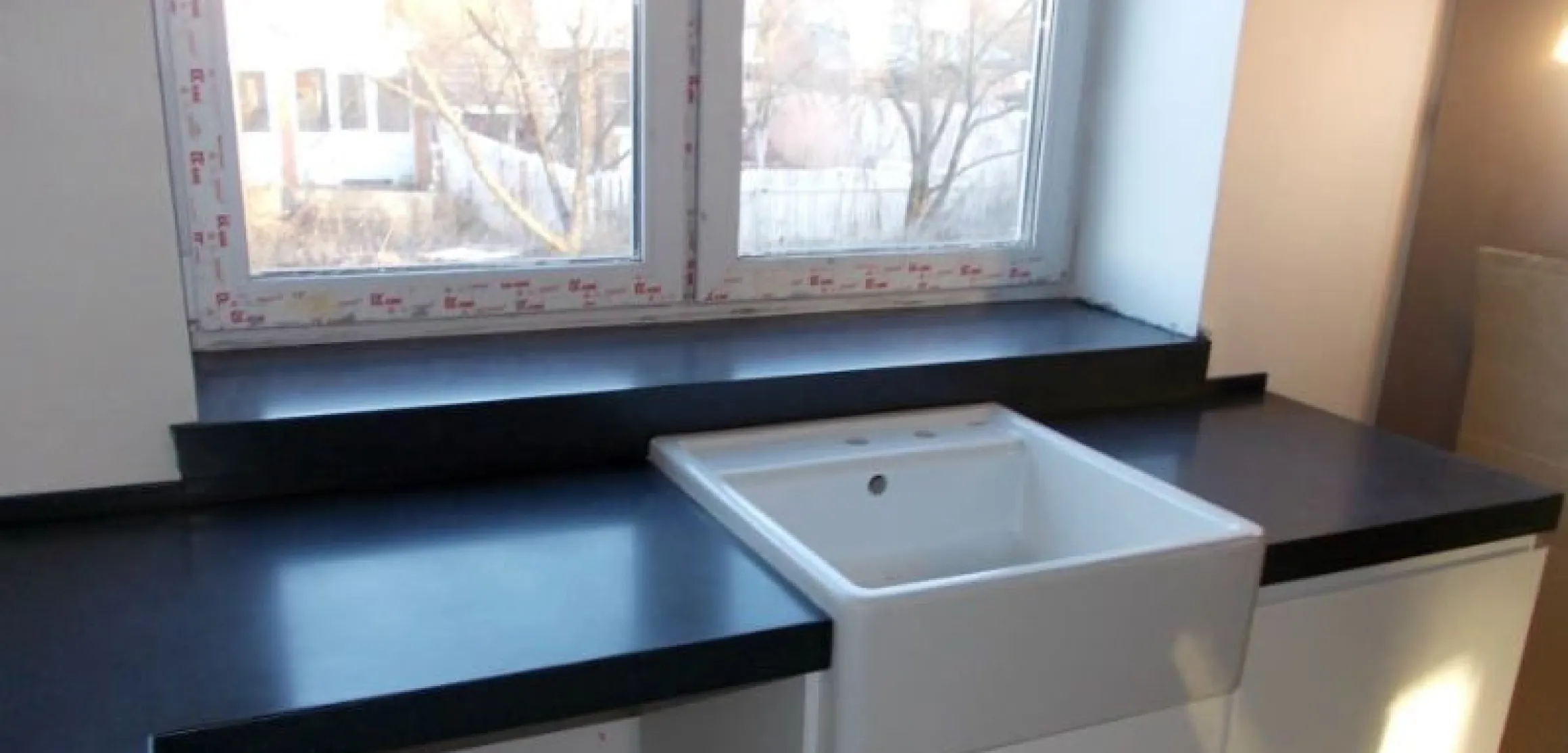 Акриловая столешница с подоконником темная Staron Solid ST023 (Steel) - фото 1