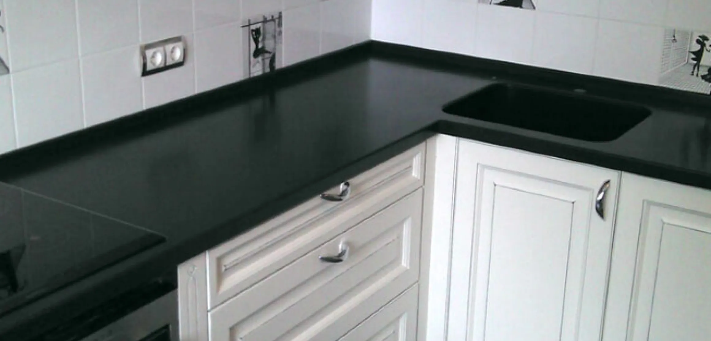 Г-образная столешница с мойкой и подоконником из Grandex S119 - фото 1