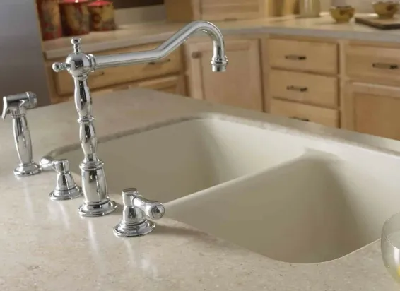 Столешница из искусственного камня Corian White Jasmine с мойкой для кухни