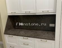 Столешница со стеновой панелью из Caesarstone 5810 Black Tempal: купить в Москве