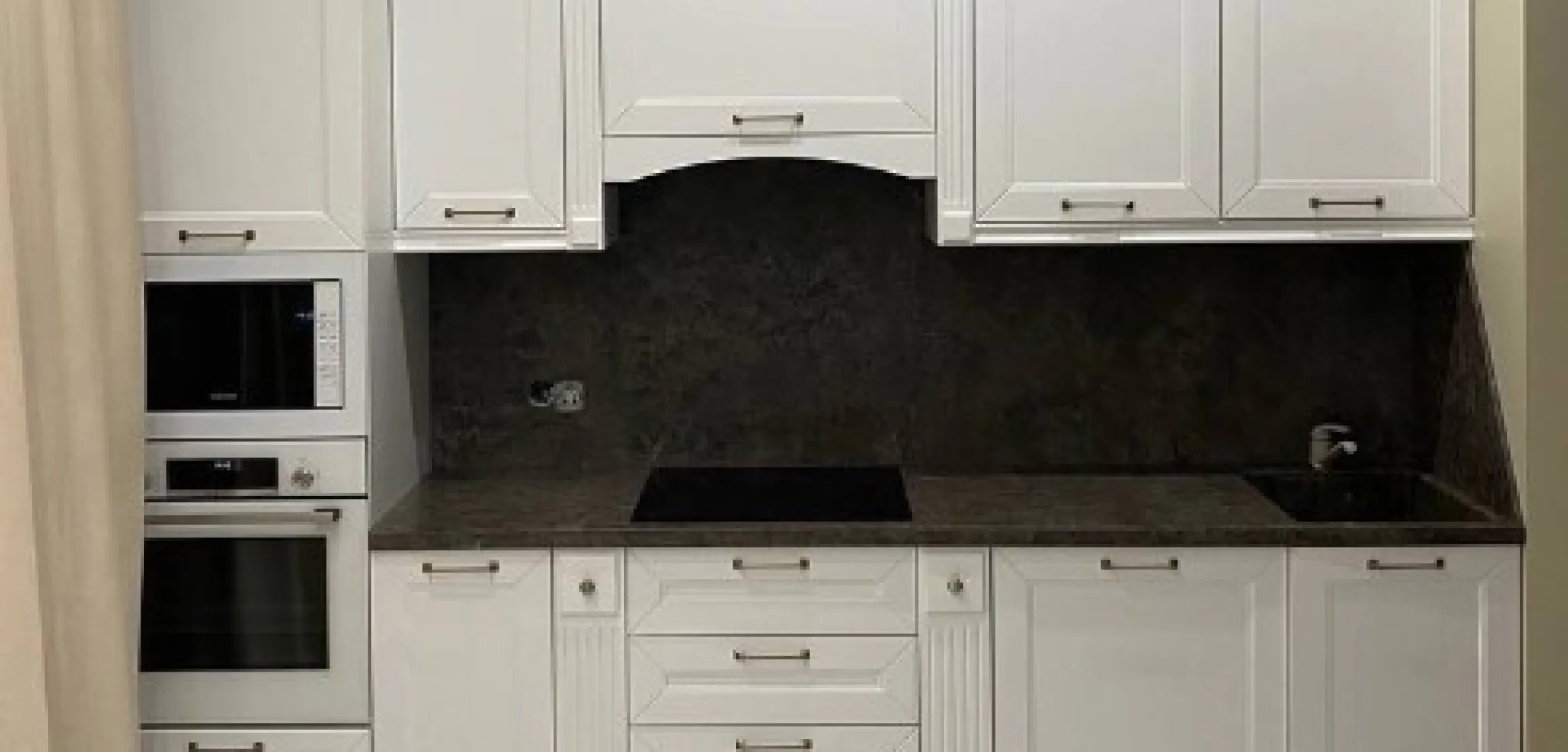 Столешница со стеновой панелью из Caesarstone 5810 Black Tempal - фото 3
