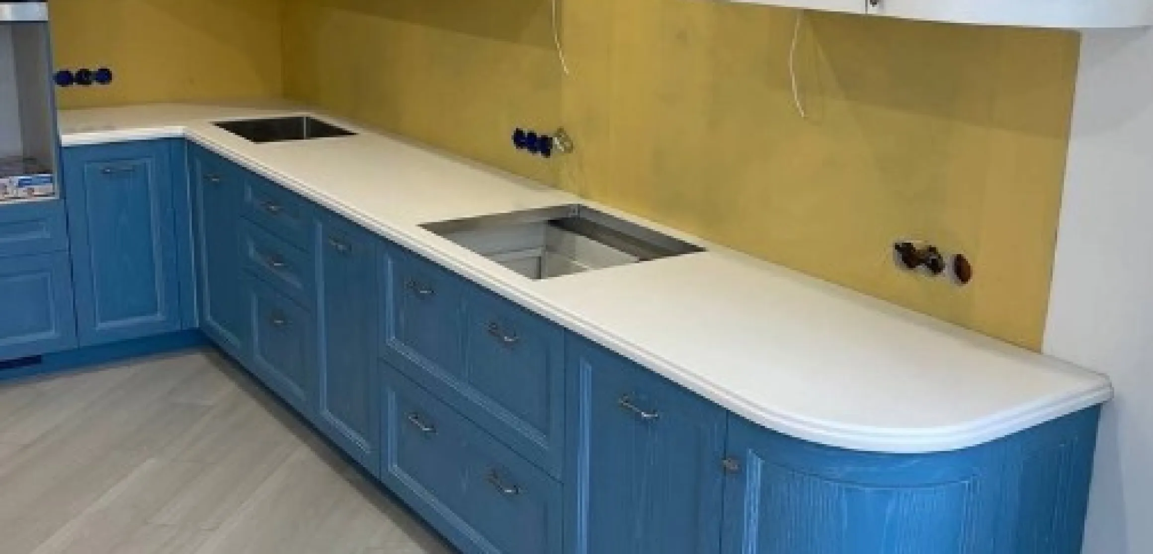 Угловая столешница из Pluton PD-024 SILVER WHITE - фото 3