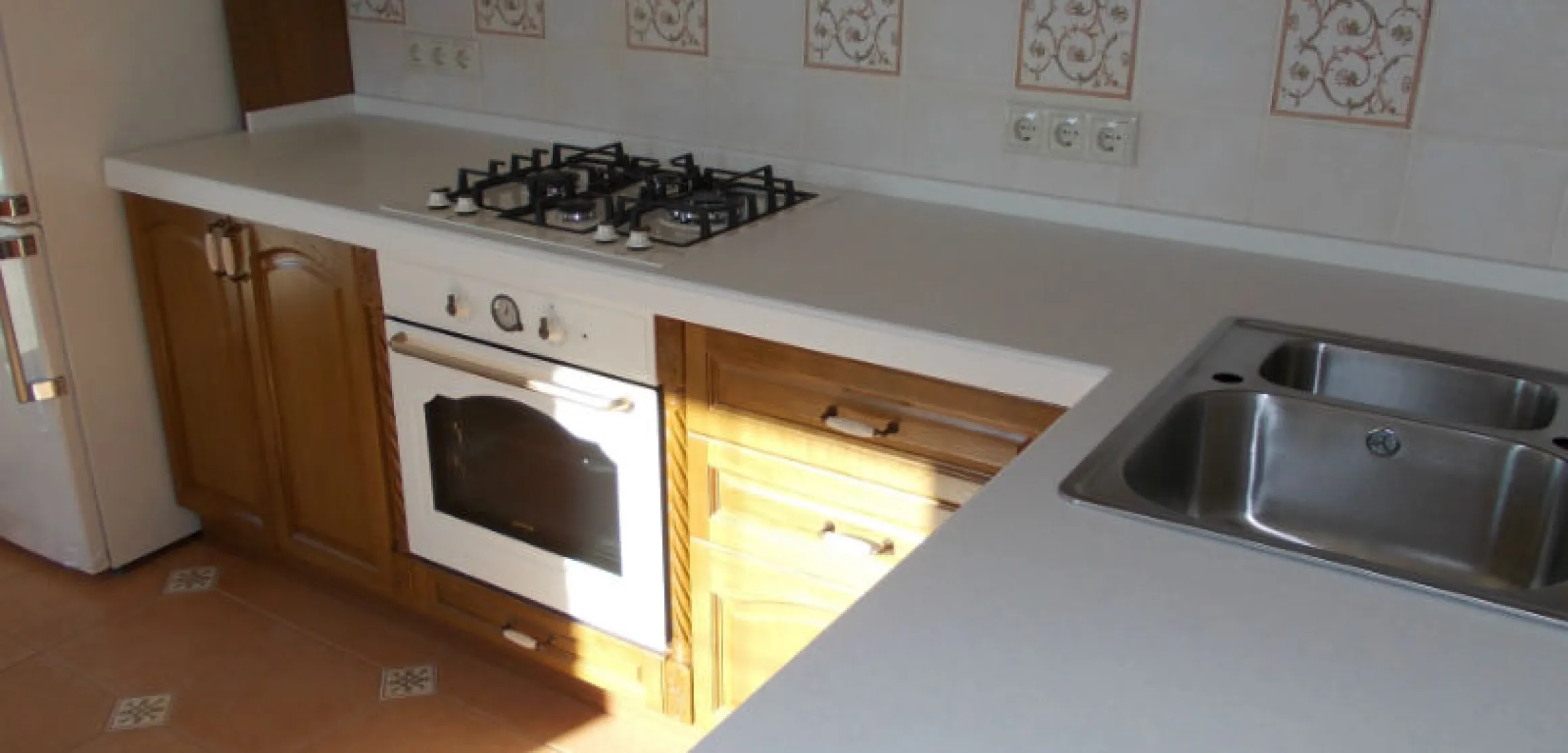 Угловая столешница с классической кромкой из искусственного камня Grandex S204 - фото 1
