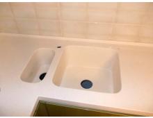 Угловая столешница с 2-мя интегрированными мойками Угловая столешница с 2-мя интегрированными мойками