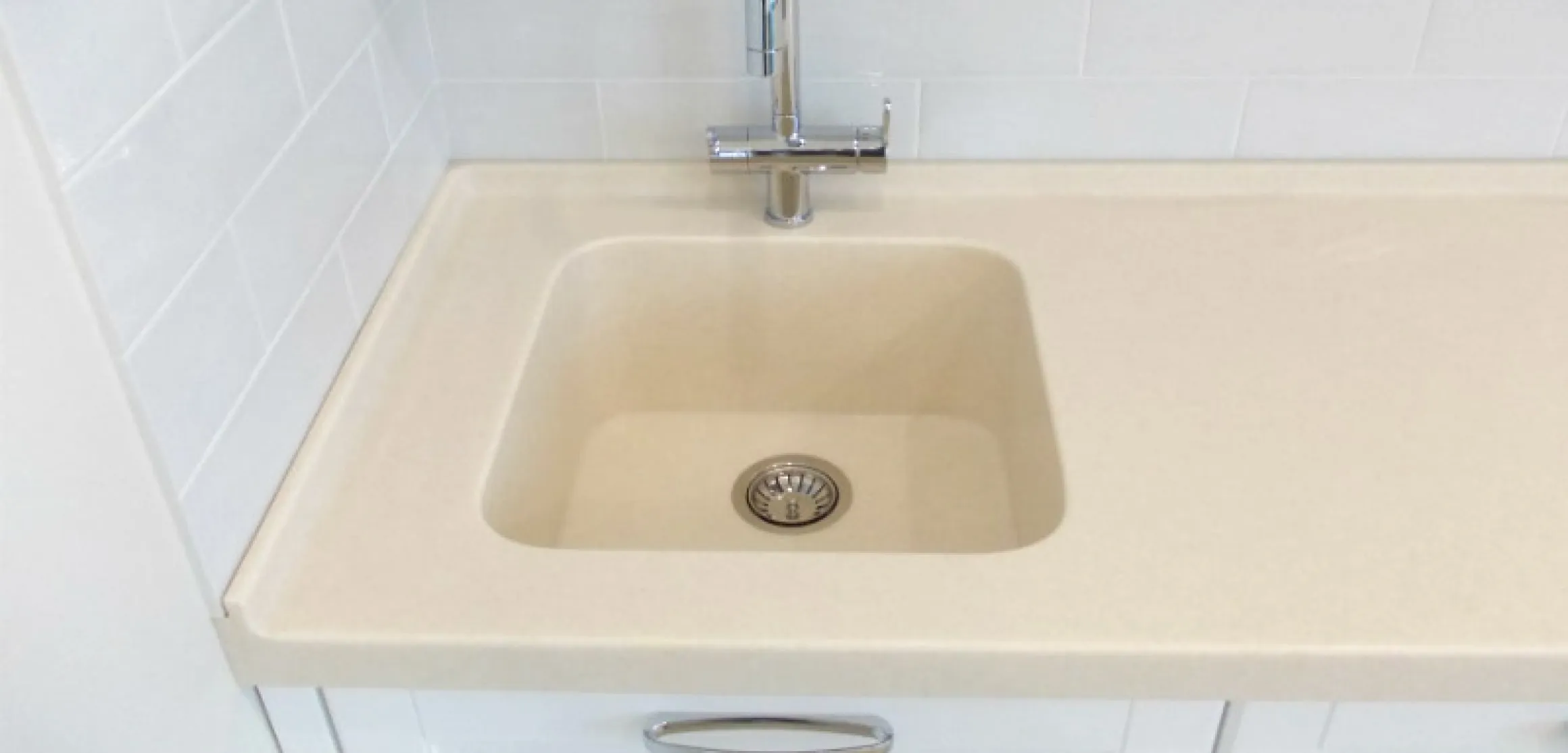 Прямая столешница для кухни из искусственного камня Grandex D304 - фото 4