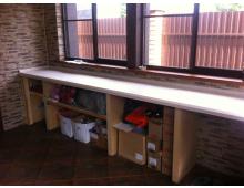 Прямая столешница-прилавок со скошенным углом передней кромки Прямая столешница-прилавок со скошенным углом передней кромки