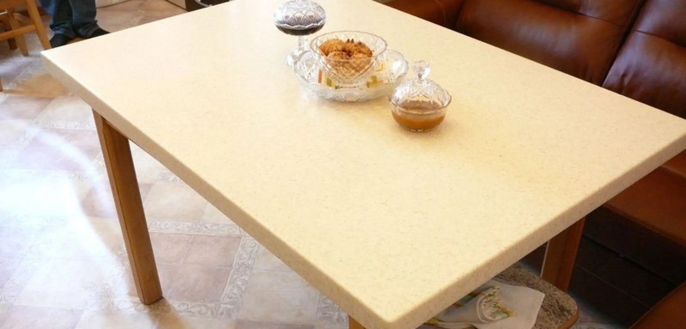 Столешница бежевая для стола Tristone Romantic Sand Crunch F-211 - фото 1
