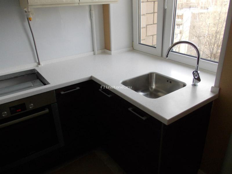 П-образная столешница, объединенная с подоконником, из Hanex GAM001: купить в Москве П-образная столешница, объединенная с подоконником, из Hanex GAM001: купить в Москве