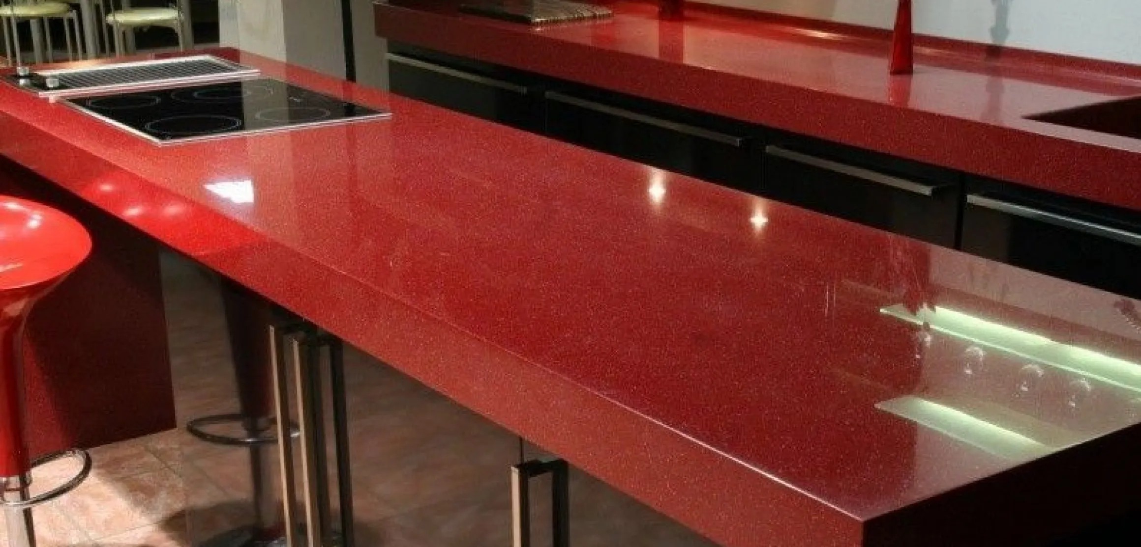 Столешница с барной стойкой LG Hi-Macs S25 Fiery Red - фото 1