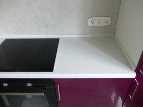 Г-образная столешница с мойкой 400х400 из белого Grandex D301: купить в Москве