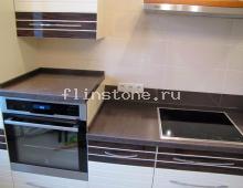 Кухонная столешница из искусственного камня с интегрированной мойкой: купить в Москве