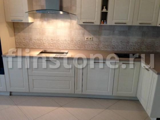 Кухонная столешница песочного цвета из акрилового камня Tristone S117