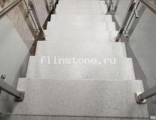 Ступени из искусственного камня Staron светло-серые с вкраплениями: купить в Москве