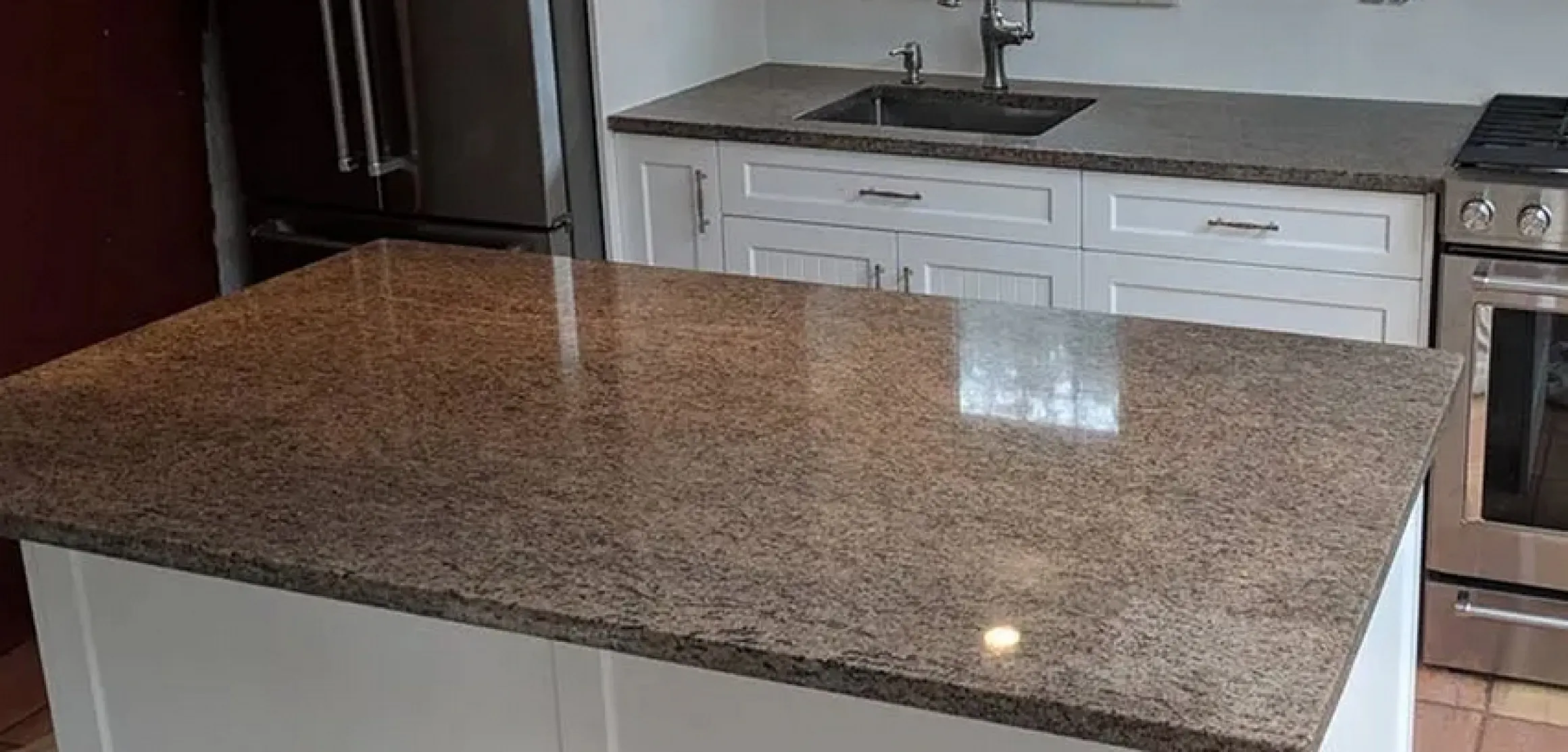 Барная стойка из искусственного камня LG Hi-Macs G63 Allspice Quartz - фото 1