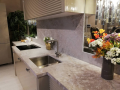 Кварцевая столешница на кухню и стеновая панель из камня Caesarstone 4046 Excava