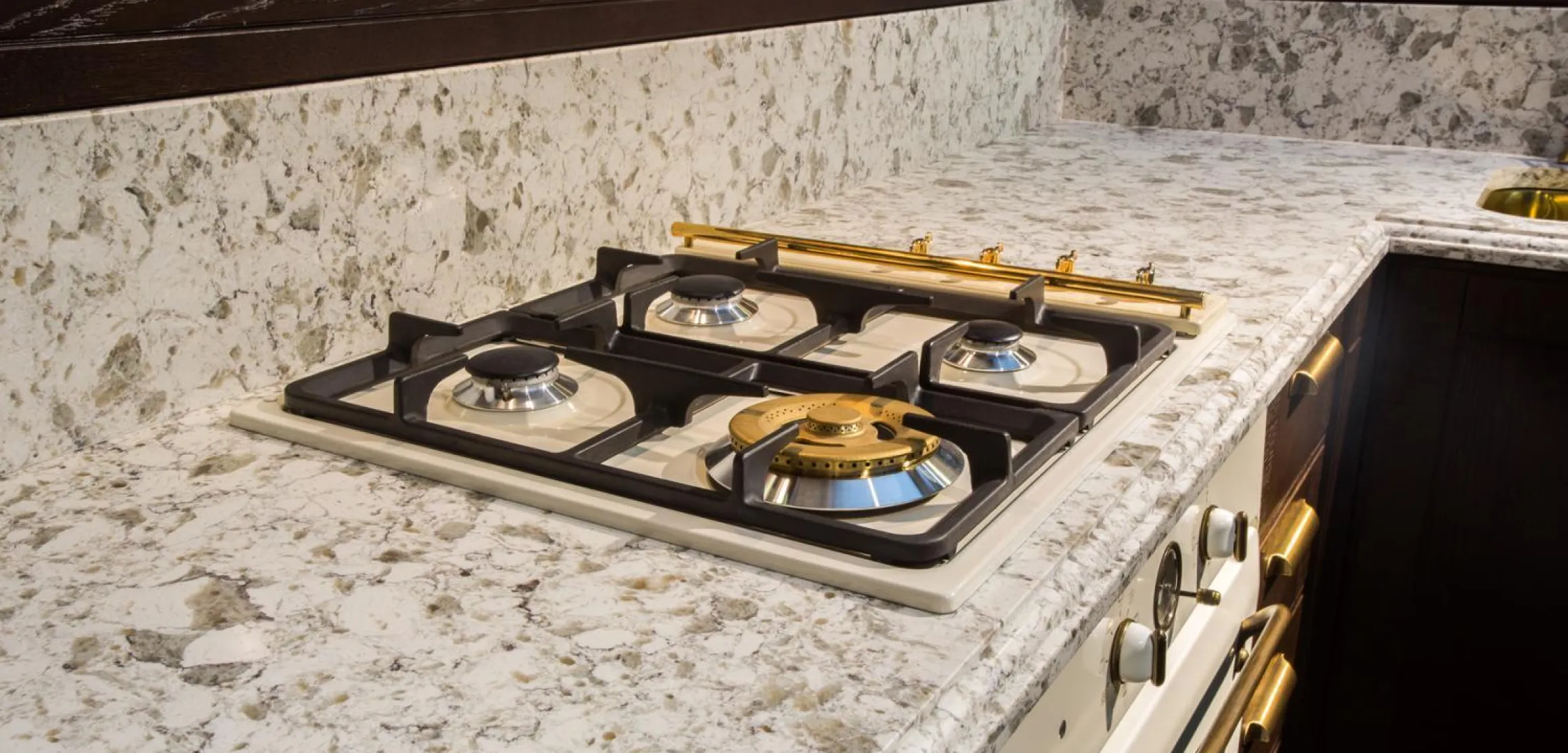 Столешница из искусственного камня из кварцевого агломерата Caesarstone 6046 Moorland Fog кухонная угловая - фото 1