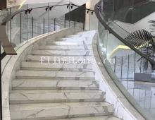 Лестница из искусственного камня Caesarstone для офиса: купить в Москве