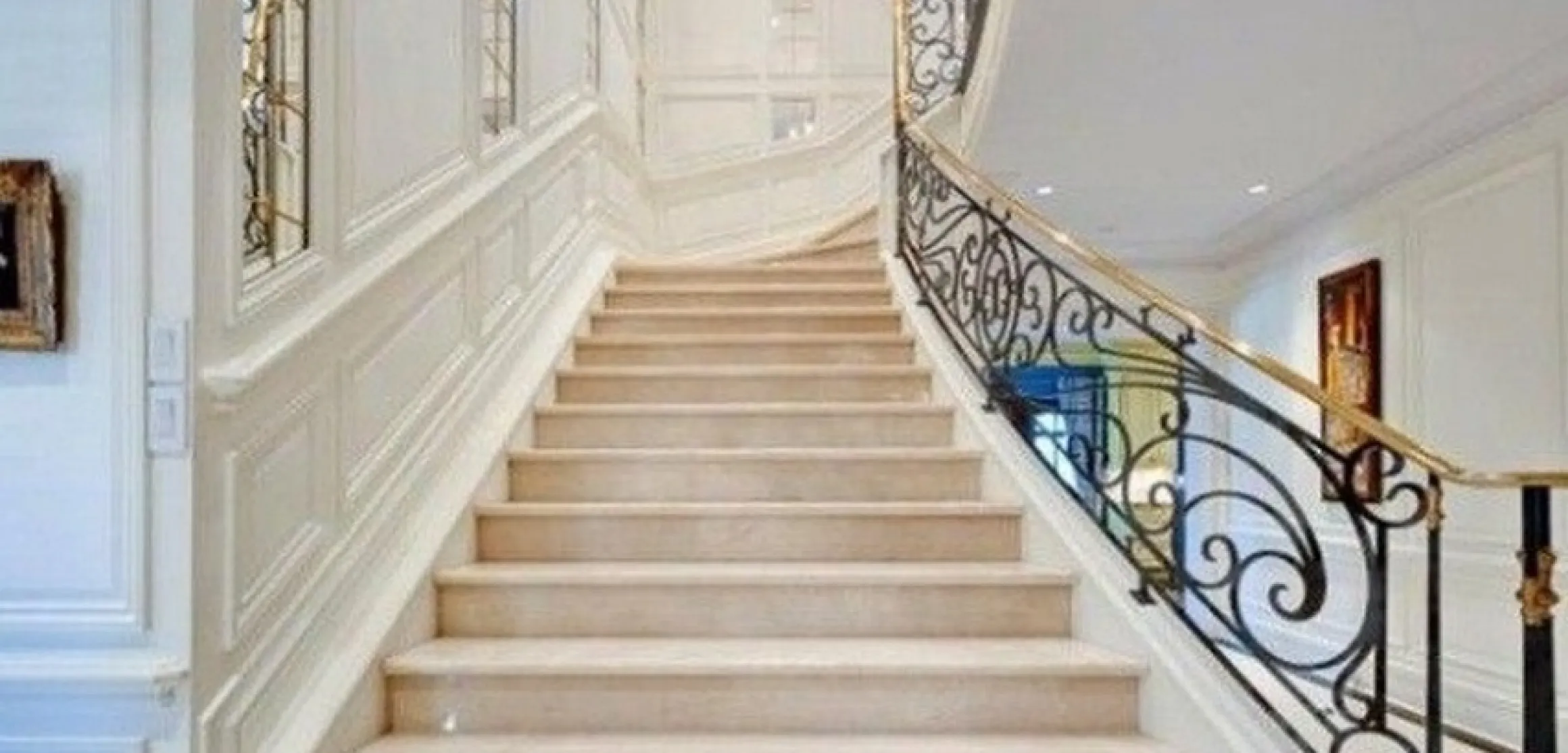 Лестница из искусственного камня DuPont Corian Аurora - фото 1