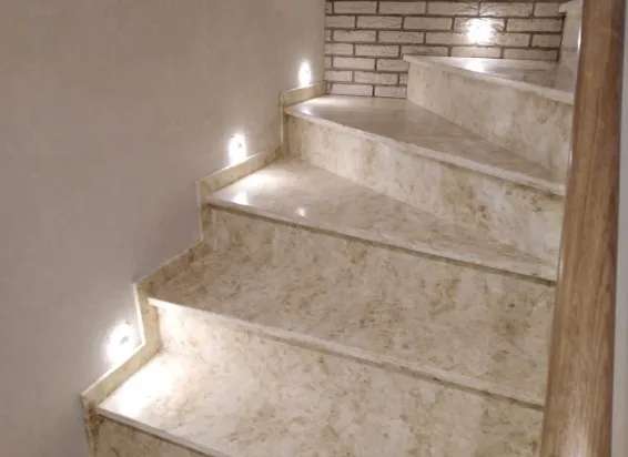 Ступени для лестницы из искусственного камня Caesarstone 5212 Taj Royale