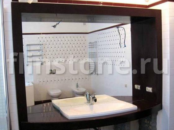 Столешница ванную комнату с порталом из камня
