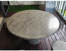 Круглый стол из искусстенного камня Hanex BL-256 Mountain Frost на веранду