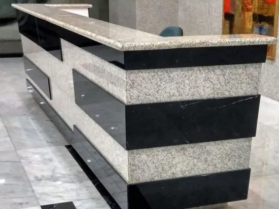 Стойка ресепшн из искусственного камня Caesarstone Atlantic Salt (изображение)