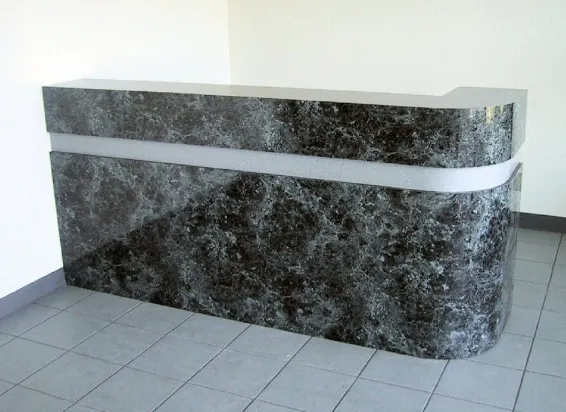 Стойка ресепшн из кварцевого агломерата TechniStone Pearl Rocca
